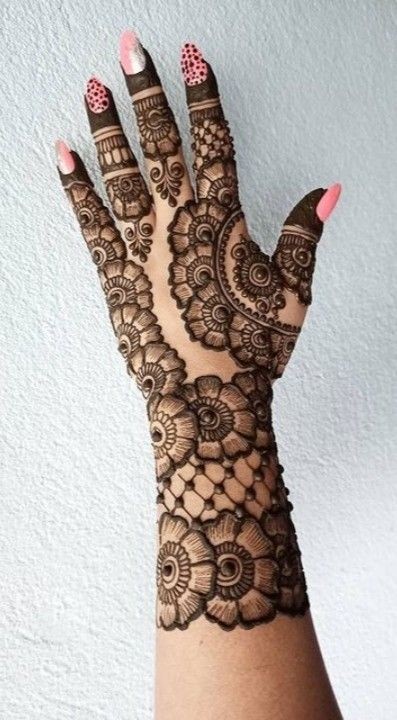Simple and beautiful mehndi designs for back hand