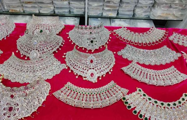 Raj Laxmi Fancy: Bridal jewellery on rent Gallery 16