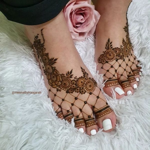 27 Latest Mehndi Design For Feet - Wedding Secrets